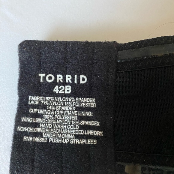 NWOT Torrid Black padded bra Size 42B - Picture 8 of 9